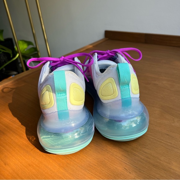 Nike Air Max 720 - Picture 3 of 5